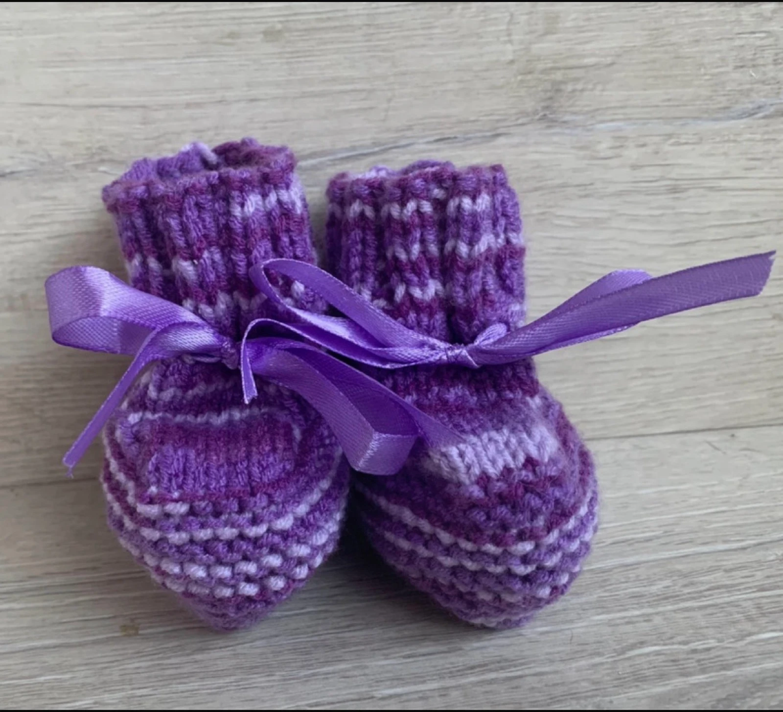 Hat and baby slippers 0/3 months – photo 3